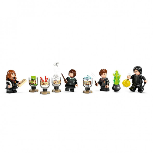 Конструктор LEGO Harry Potter 76431 Замок Хогвартс Класс зельеварения в Ростове-на-Дону