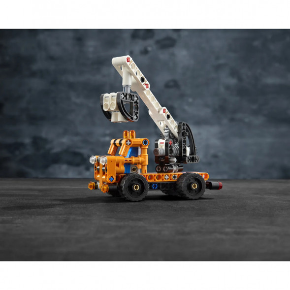 Конструктор LEGO Technic 42088 Ремонтный автокран в Ростове-на-Дону
