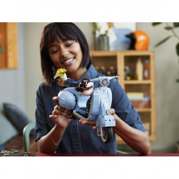 Конструктор LEGO Коллекционные наборы 10298 Vespa 125 в Ростове-на-Дону