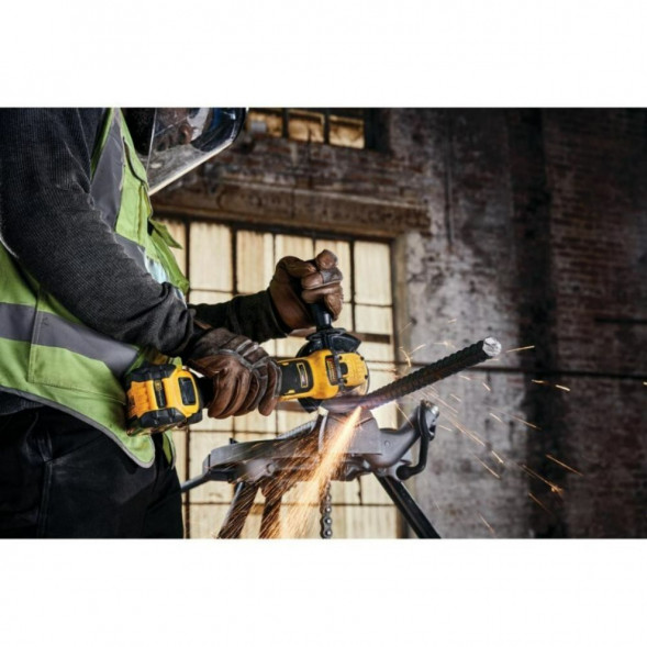 Аккумуляторная угловая шлифмашина DEWALT DCG409NT, без АКБ и ЗУ, в кейсе TSTAK в Ростове-на-Дону