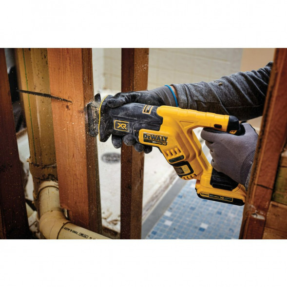 Аккумуляторная сабельная пила DEWALT DCS367P2 с 2 АКБ 5 Ач и ЗУ, в кейсе TSTAK в Ростове-на-Дону