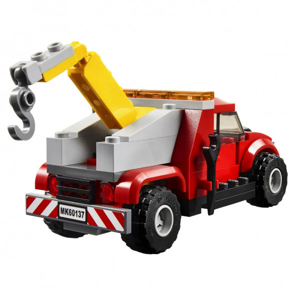 Конструктор LEGO City Police 60137 Побег на буксировщике в Ростове-на-Дону
