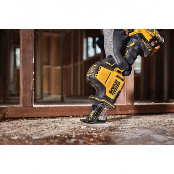 Аккумуляторная сабельная пила DEWALT DCS369NT, без АКБ и ЗУ, в кейсе TSTAK в Ростове-на-Дону