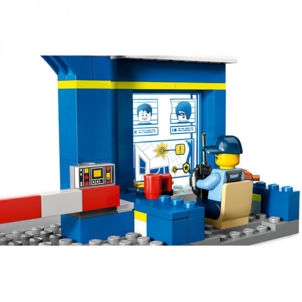Конструктор LEGO City 60370 Побег из полицейского участка в Ростове-на-Дону